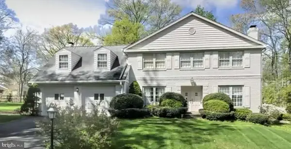 8801 Lynnhurst Dr, FAIRFAX, VA 22031