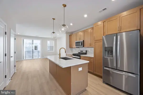 14377 Glen Manor Dr, CHANTILLY, VA 20151