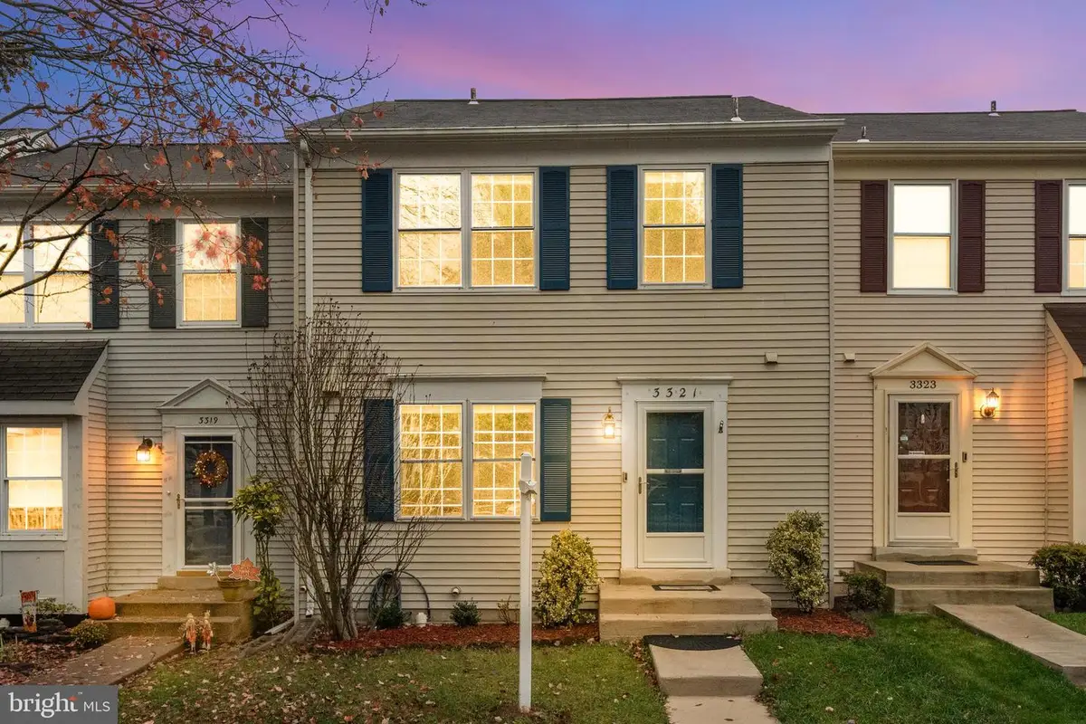 3321 Buckeye Ln, Franklin Farm, VA 22033 - Image #1