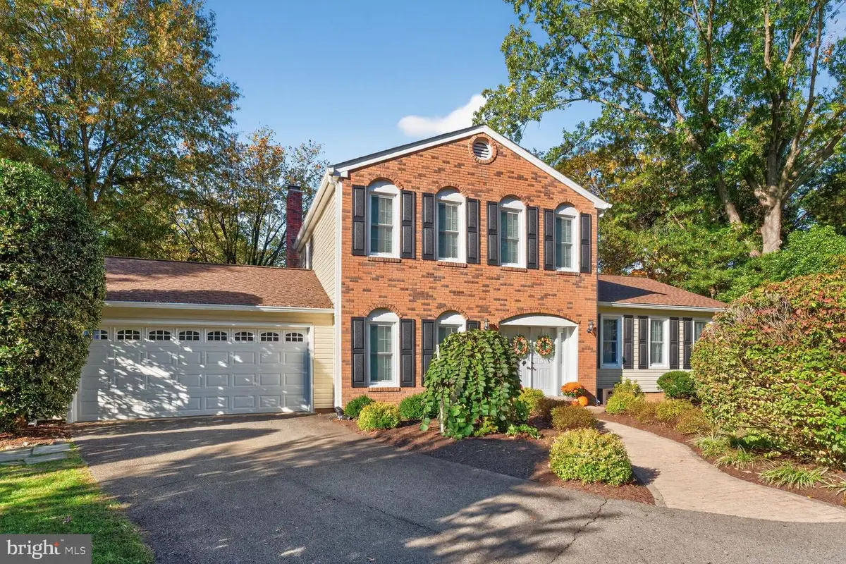 8110 Northumberland Rd, Springfield, VA 22153 - #1