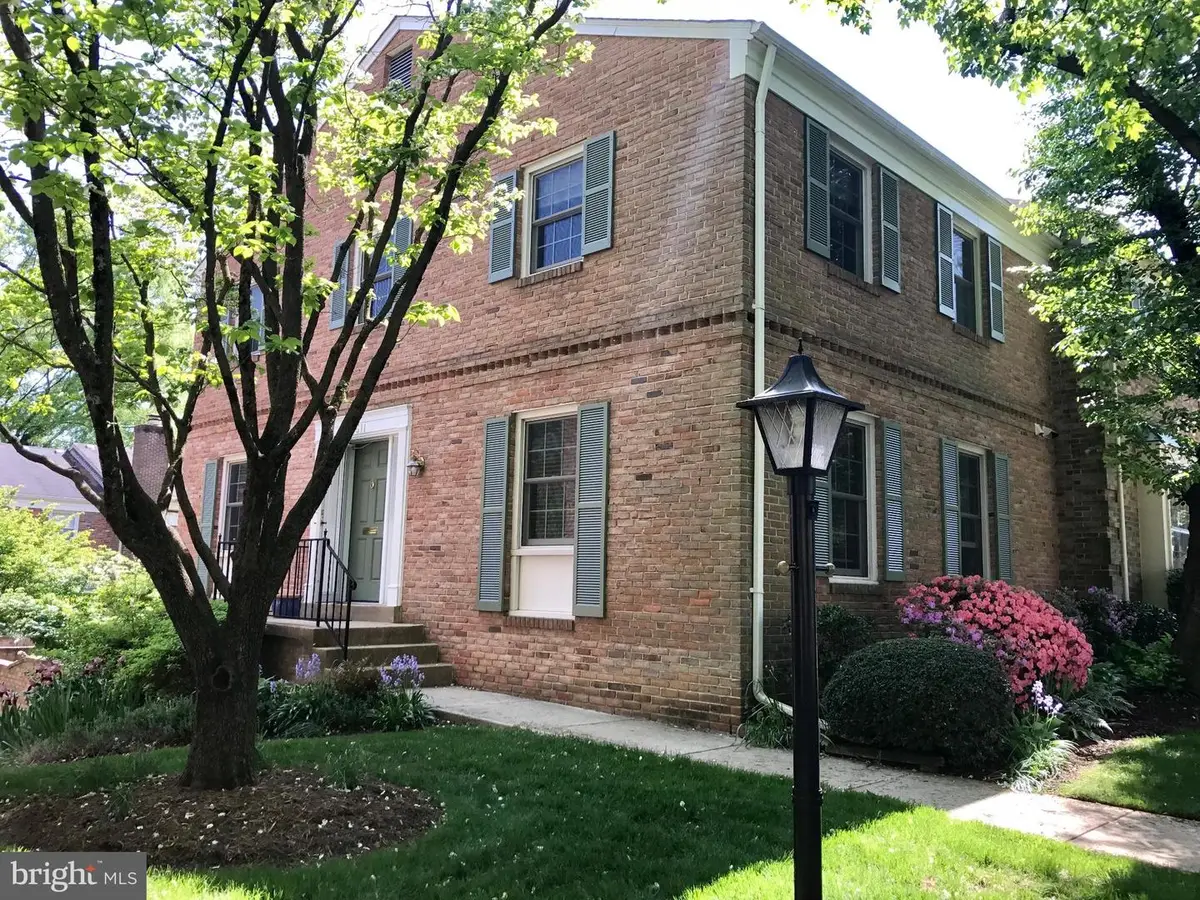 9311 Clanbrook Ct, Fairfax, VA 22031 - Image #1