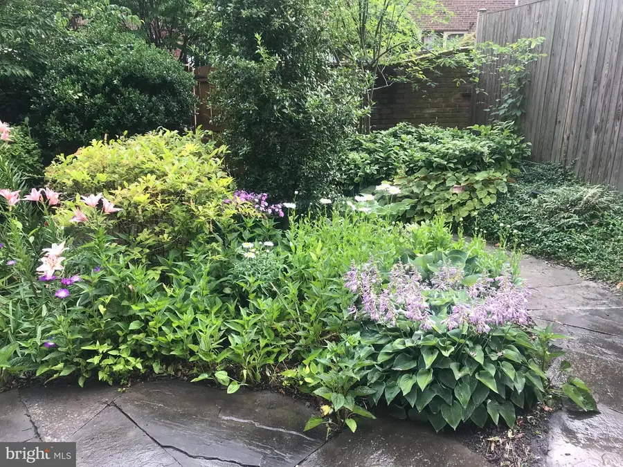 9311 Clanbrook Ct, Fairfax, VA 22031 - Image #3