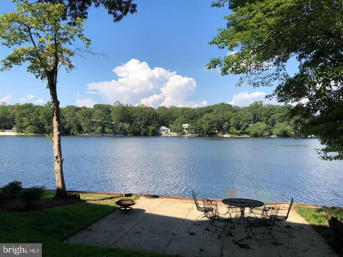 6220 Lakeview Dr, Falls Church, VA 22041 - Image #1