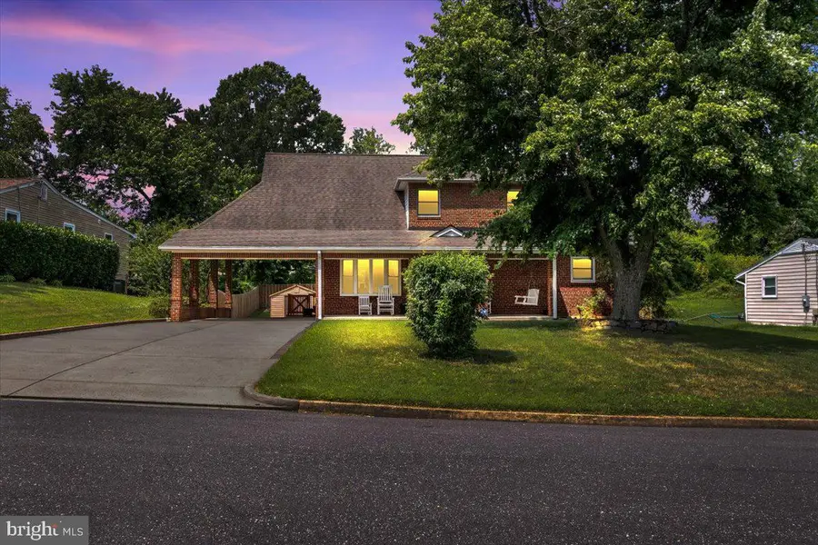 6100 Leewood Dr, Alexandria, VA 22310 - Image #2