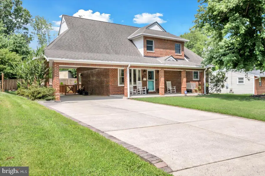 6100 Leewood Dr, Alexandria, VA 22310 - Image #3