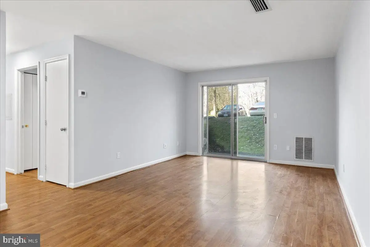 14903 Rydell Rd #104, Centreville, VA 20121 - Image #1