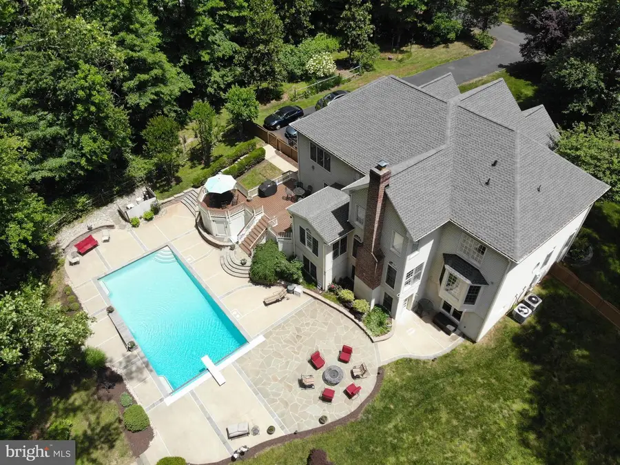 5156 Summit Dr, Fairfax, VA 22030 - #3