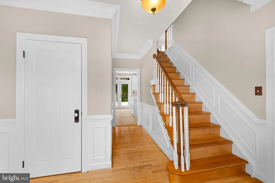 9849 South Park Cir, Fairfax Station, VA 22039 - #2