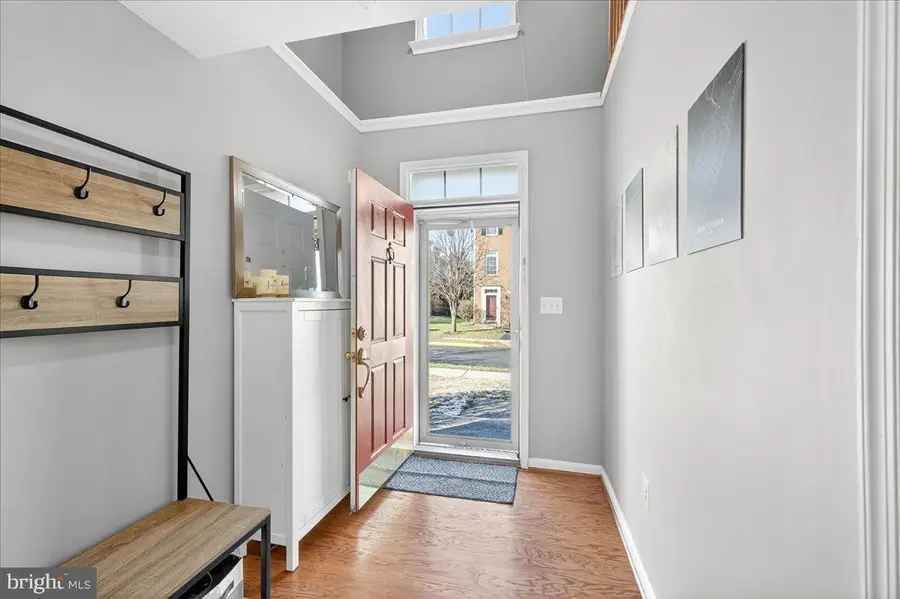 5213 Prairie Willow Ln, Centreville, VA 20120 - Image #3