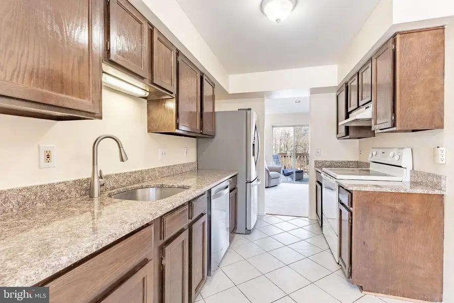 6143 Martins Landing Ct, Burke, VA 22015 - Image #3