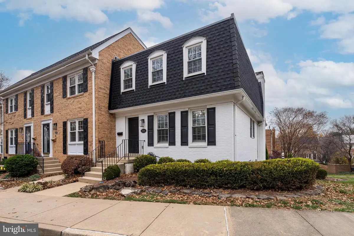 7414 Hallcrest Dr, McLean, VA 22102 - Image #1