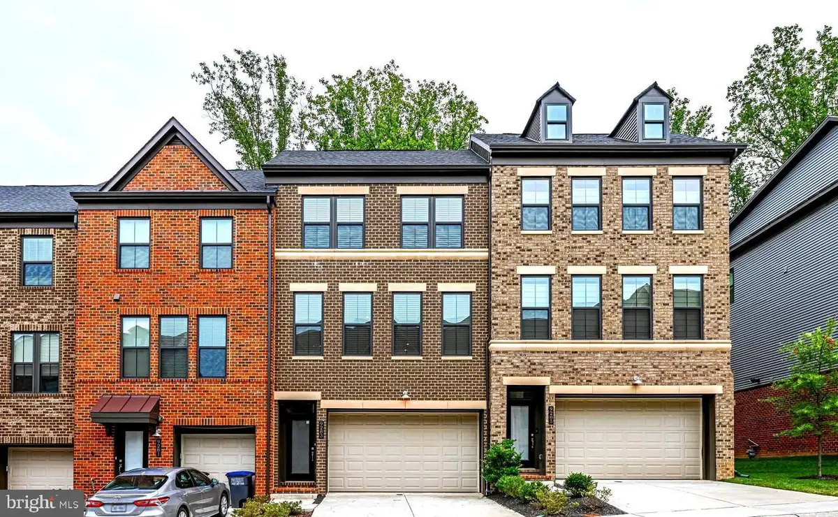 9283 Wood Violet Ct, Fairfax, VA 22031 - Image #1