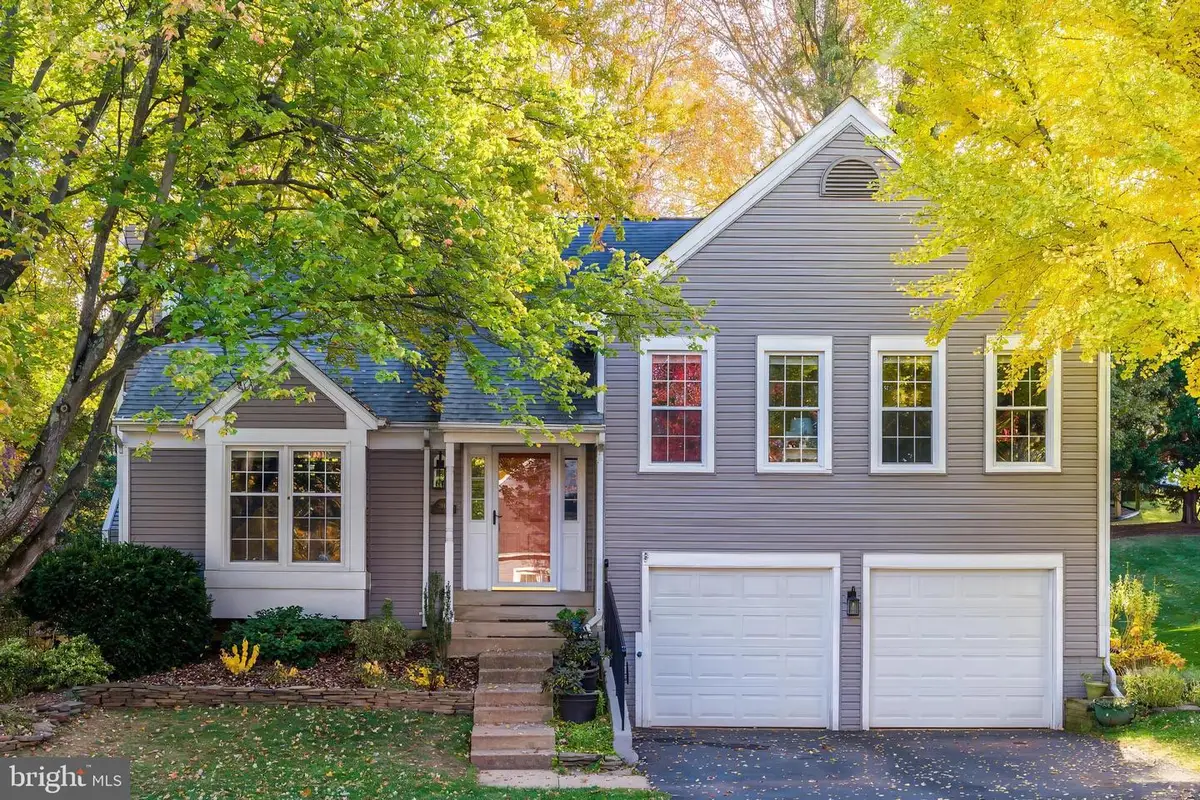 3919 Bokel Dr, Chantilly, VA 20151 - #1