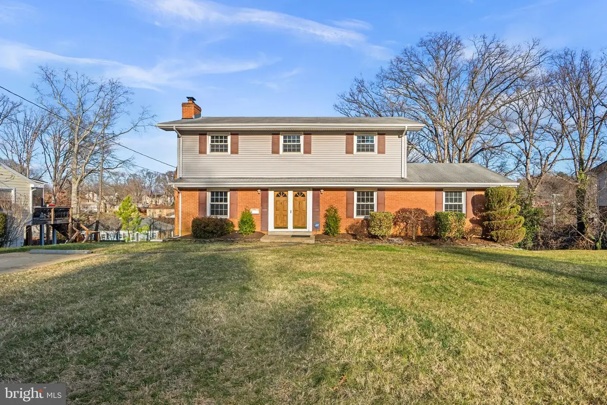 6219 Thornwood Dr, Alexandria, VA 22310 - Image #1