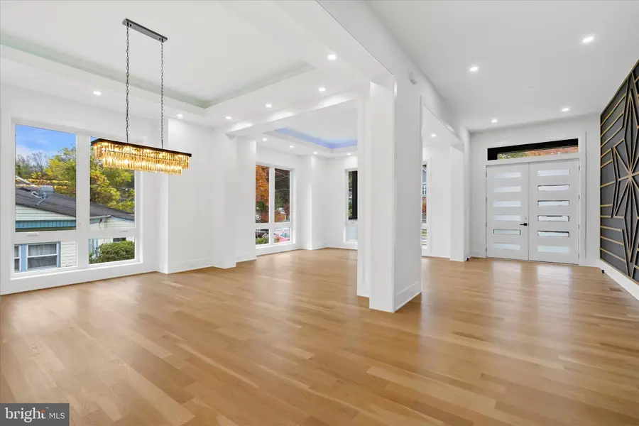 1832 Pimmit Dr, Falls Church, VA 22043 - Image #3