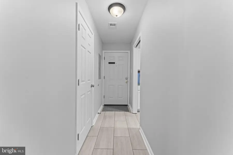 2806 Lee Oaks Pl #202, Falls Church, VA 22046 - Image #3