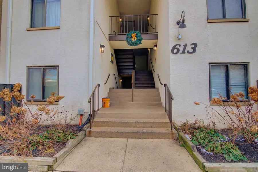 613 Center St #t2, Herndon, VA 20170 - Image #2