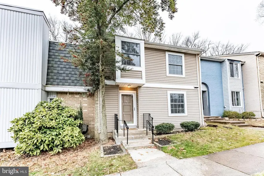 6020 Forrest Hollow Ln, Springfield, VA 22152 - Image #2