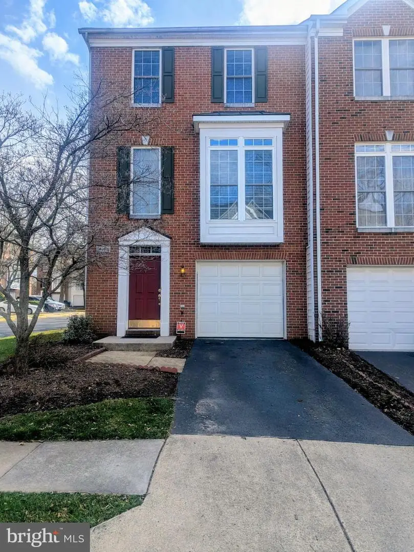 4050 Fairfax Center Hunt Trl, Fairfax, VA 22030 - #1
