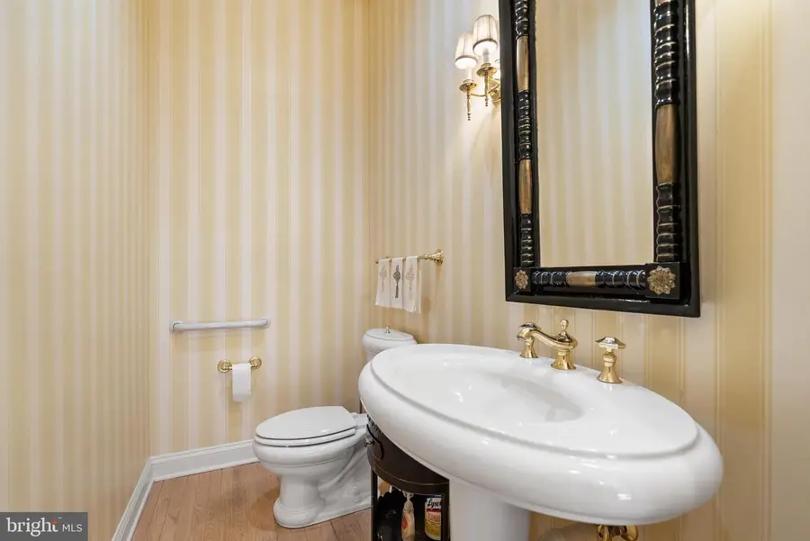 7440 Old Maple Sq, McLean, VA 22102 - Image #2