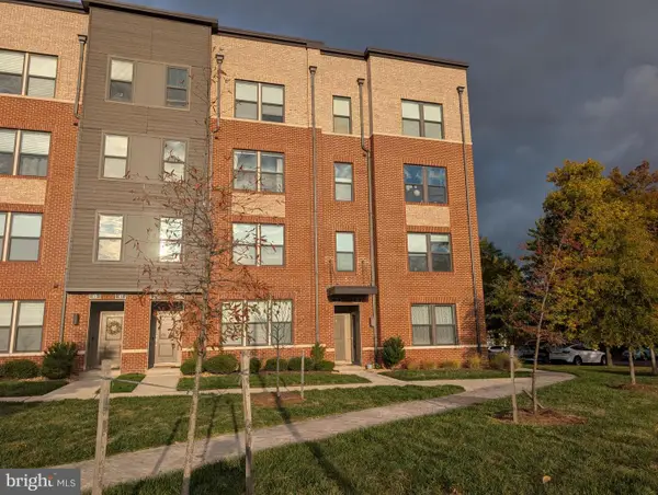 55 Silverway Dr #48, HERNDON, VA 20170