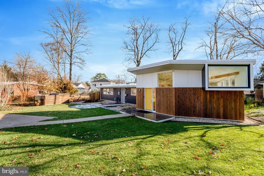 3017 Pine Spring Rd, Falls Church, VA 22042 - Image #2