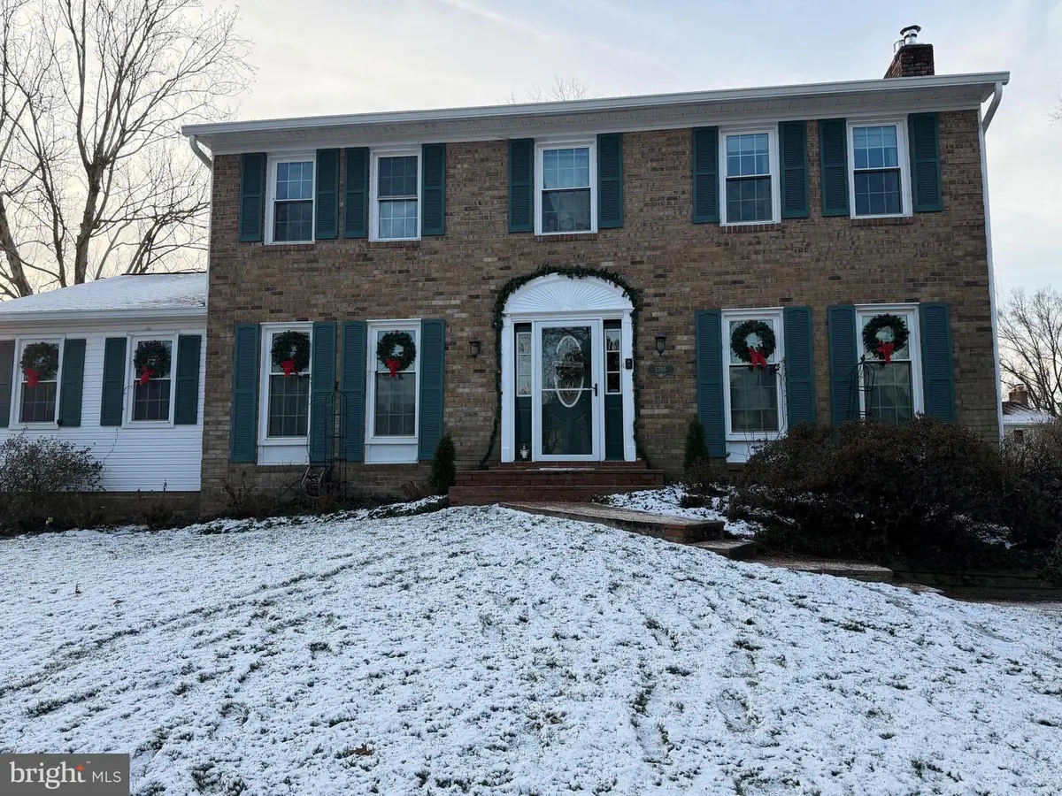 5705 Glamis Dr, Alexandria, VA 22315 - Image #1