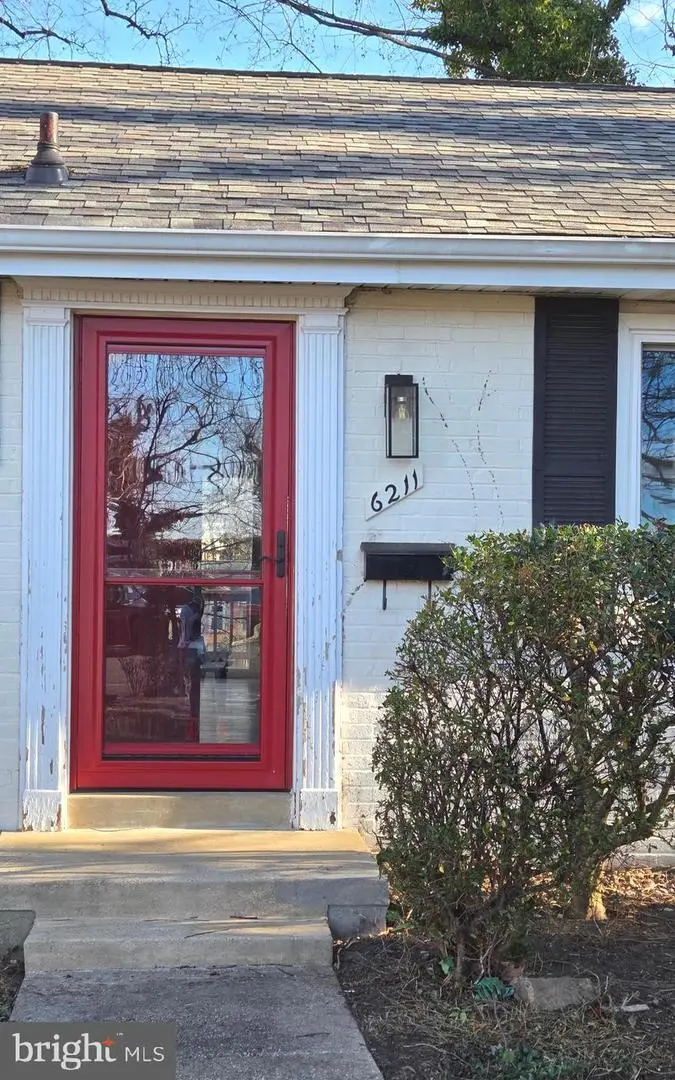 6211 Houston Ct, Alexandria, VA 22310 - Image #2