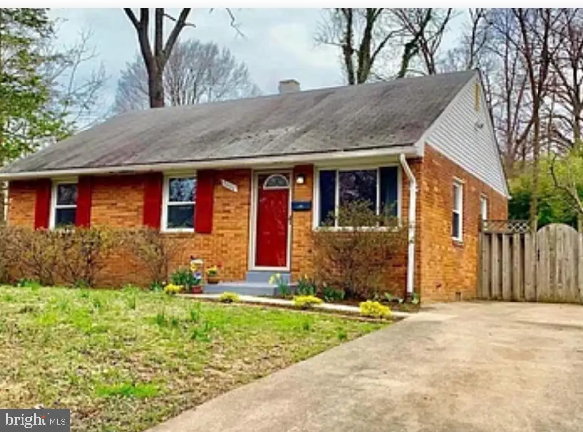 7400 Sportsman Dr, Falls Church, VA 22043 - Image #1