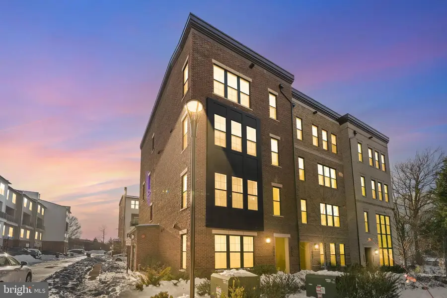 7470 Backett Wood Ter #301, McLean, VA 22102 - #2