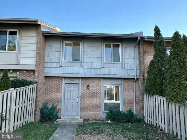 601 Clearwater Ct, HERNDON, VA 20170