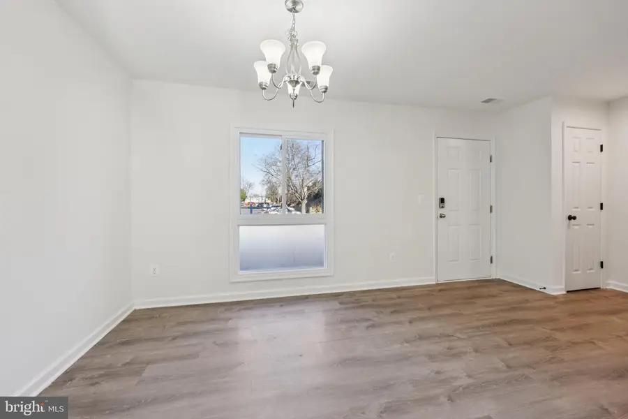 601 Clearwater Ct, Herndon, VA 20170 - #3