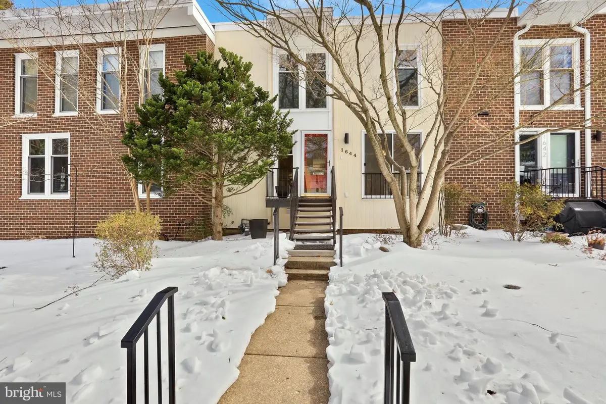 1644 Wainwright Dr, Reston, VA 20190 - #1