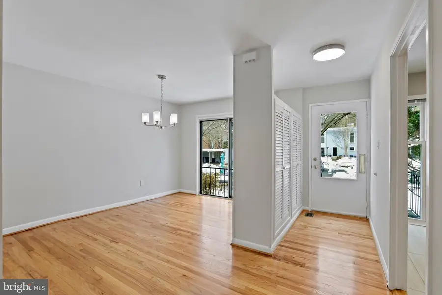 1644 Wainwright Dr, Reston, VA 20190 - #2