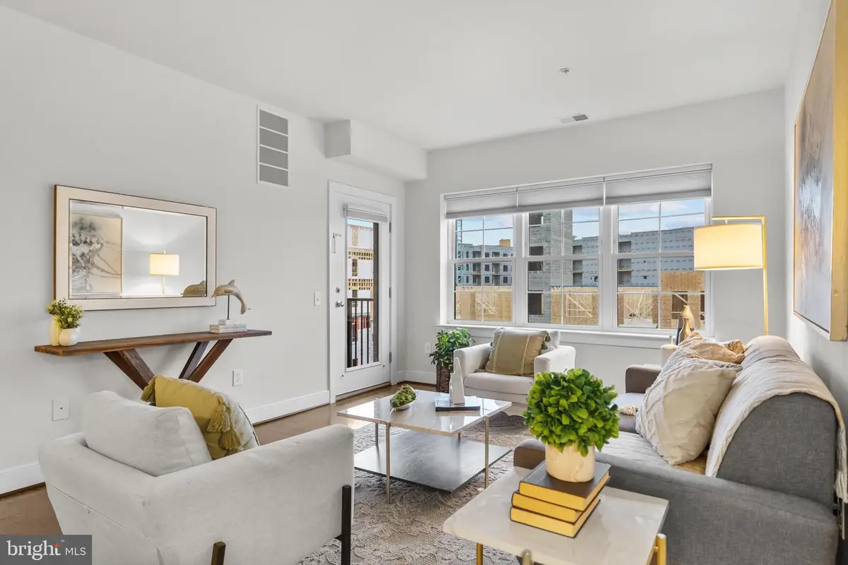 2905 Bleeker St #4-402, Fairfax, VA 22031 - Image #1