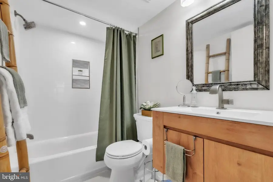 3379 Lakeside View Dr, Falls Church, VA 22041 - Image #3