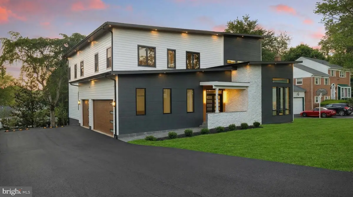 1052 Balls Hill Rd, McLean, VA 22101 - #1