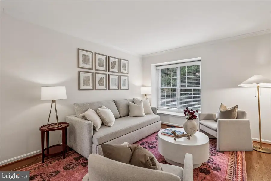 2940 Oakborough Sq, Oakton, VA 22124 - Image #2