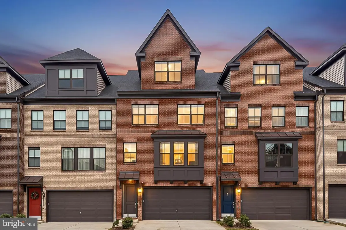 3849 Rainier Dr, Fairfax, VA 22033 - Image #1