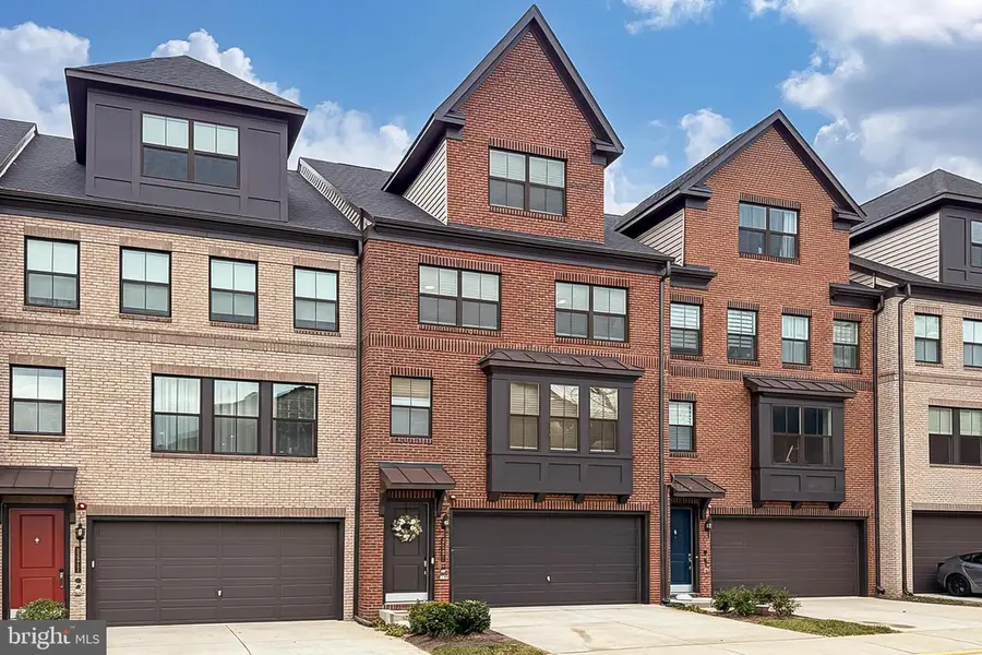 3849 Rainier Dr, Fairfax, VA 22033 - Image #2