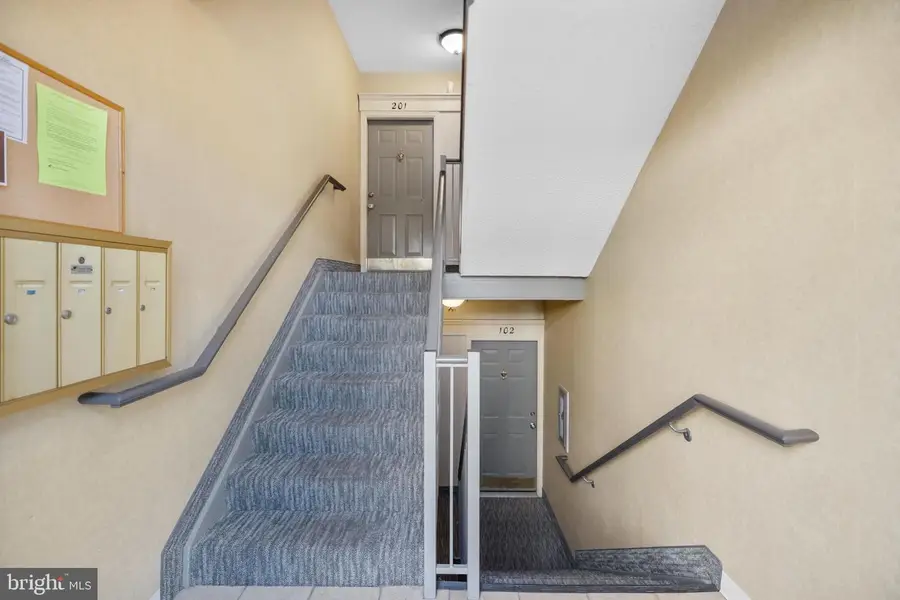 12101 Green Leaf Ct #102, Fairfax, VA 22033 - Image #2