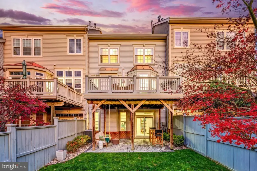 12222 Dorrance Ct, Reston, VA 20190 - #2