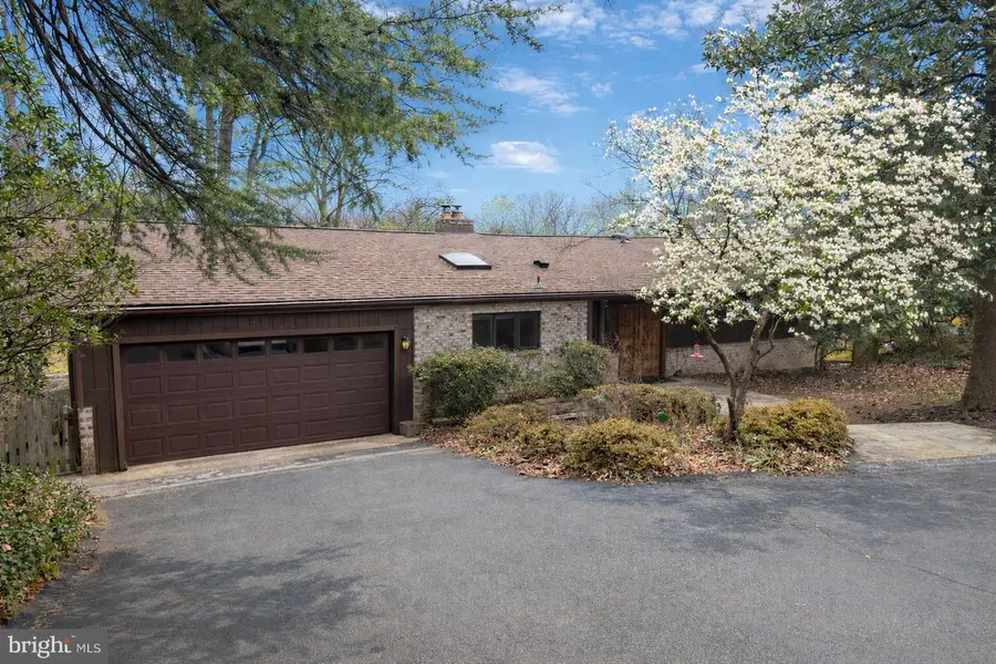 6114 Beachway Dr, Falls Church, VA 22041 - Image #2