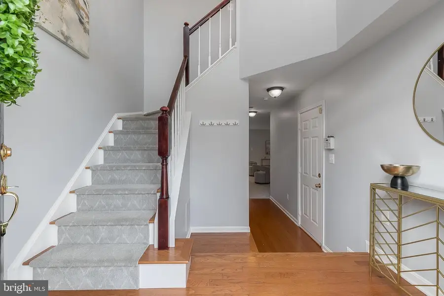 6602 Thurlton Dr, Alexandria, VA 22315 - Image #2