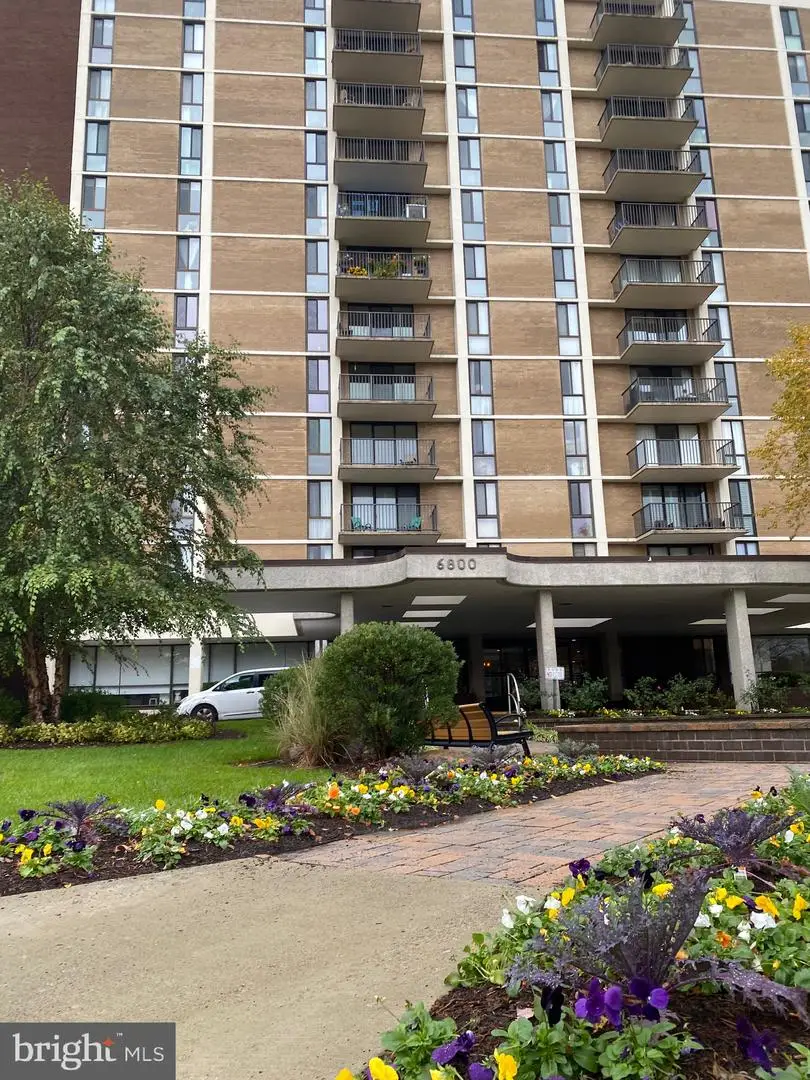 6800 Fleetwood Rd #705, McLean, VA 22101 - Image #1