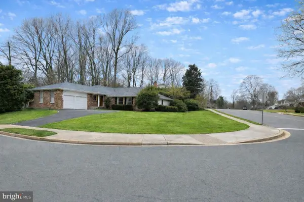 8100 Langbrook Rd, SPRINGFIELD, VA 22152