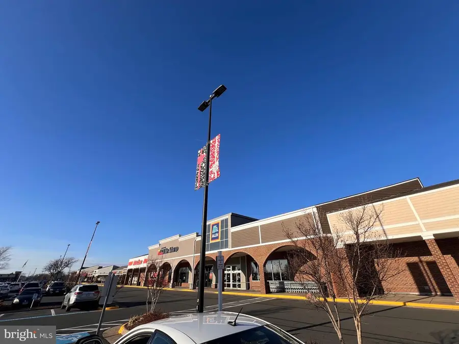 4129 Meadowland Ct, Chantilly, VA 20151 - Image #3