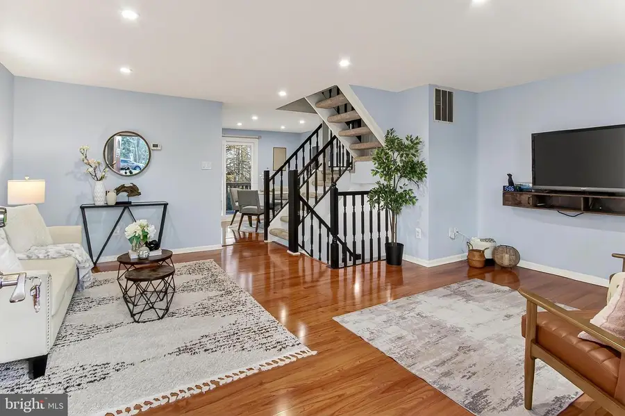 14578 Olde Kent Rd, Centreville, VA 20120 - Image #3