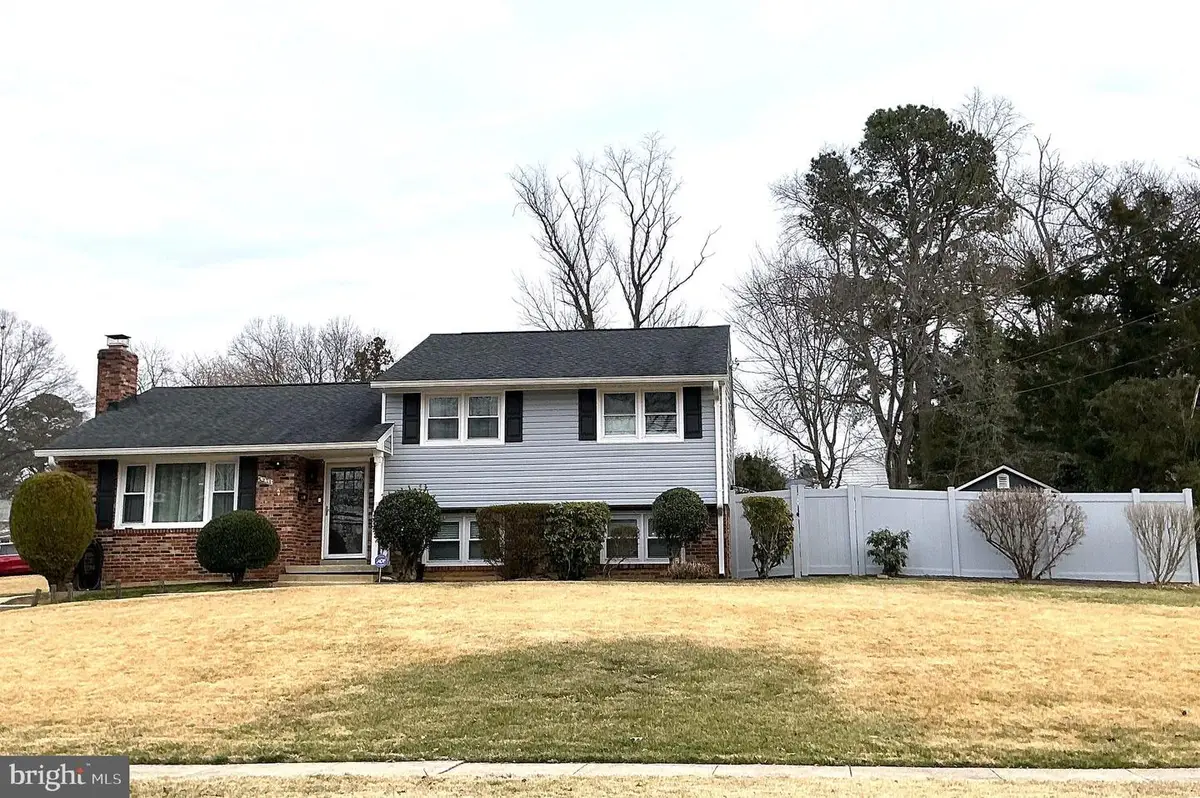 5211 Inverchapel Rd, Springfield, VA 22151 - Image #1