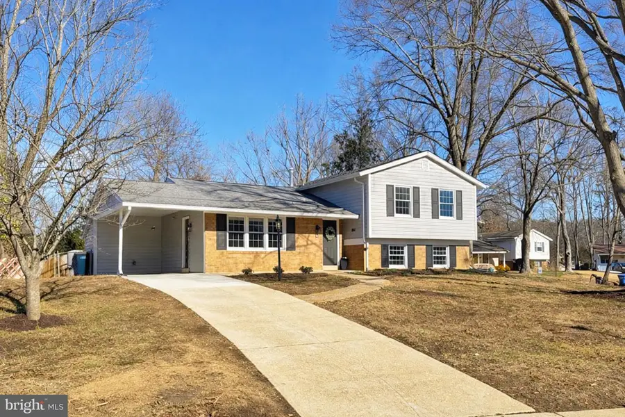 8011 Lynnfield Dr, Alexandria, VA 22306 - Image #2